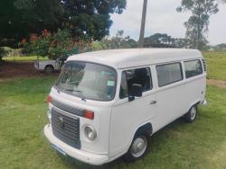 VOLKSWAGEN Kombi 1.4 FLEX STD 9 LUGARES