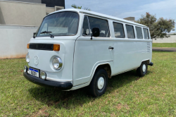 VOLKSWAGEN Kombi 1.6 STD 9 LUGARES