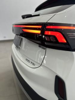 VOLKSWAGEN Nivus 1.0 4P FLEX 200 TSI HIGHLINE TURBO AUTOM�TICO