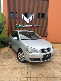 VOLKSWAGEN Polo Sedan 1.6 4P FLEX COMFORTLINE I-MOTION AUTOMATIZADO