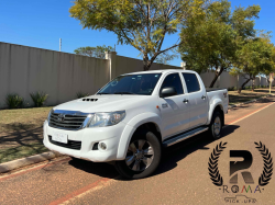 TOYOTA Hilux Caminhonete 3.0 4P 4X4 DIESEL CABINE DUPLA