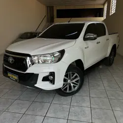 TOYOTA Hilux Caminhonete 2.8 16V SRV 4X4 DIESEL CABINE DUPLA AUTOMTICO