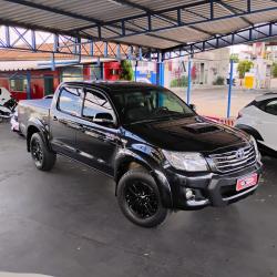 TOYOTA Hilux Caminhonete 3.0 4P 4X4 SRV TURBO DIESEL CABINE DUPLA AUTOMTICO