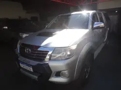 TOYOTA Hilux Caminhonete 3.0 4P 4X4 SRV TURBO DIESEL CABINE DUPLA AUTOMTICO