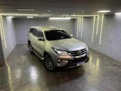 TOYOTA Hilux SW4 2.8 4P 4X4 TURBO DIESEL