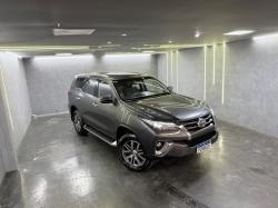 TOYOTA Hilux SW4 2.8 16V 4P SRX 4X4 7 LUGARES TURBO DIESEL AUTOMTICO