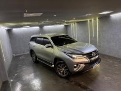 TOYOTA Hilux SW4 2.8 4P SRX 4X4 TURBO DIESEL AUTOMTICO