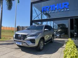 TOYOTA Hilux SW4 2.8 16V 4P SRX 4X4 7 LUGARES TURBO DIESEL AUTOMÁTICO