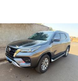 TOYOTA Hilux SW4 2.8 4P SRX 4X4 TURBO DIESEL AUTOMTICO