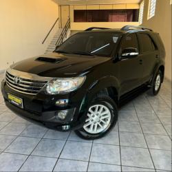 TOYOTA Hilux SW4 3.0 16V 4P SRV 4X4 7 LUGARES TURBO DIESEL AUTOMTICO