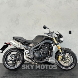 TRIUMPH Speed Triple 1050 R