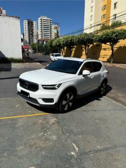 VOLVO XC40 2.0 16V 4P T5 TURBO MOMENTUM AWD GEARTRONIC AUTOMTICO