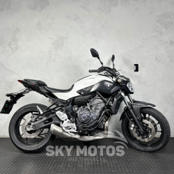 YAMAHA MT-07 700 