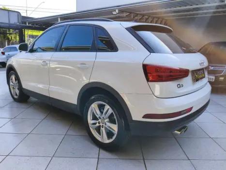 AUDI Q3 1.4 4P TFSI AMBIENTE S-TRONIC AUTOM�TICO, Foto 2