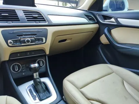 AUDI Q3 1.4 4P TFSI AMBIENTE S-TRONIC AUTOM�TICO, Foto 9