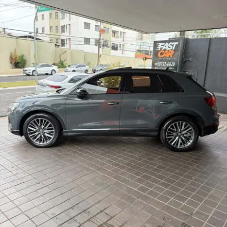 AUDI Q3 1.4 4P TFSI BLACK EDITION S-TRONIC AUTOM�TICO, Foto 4