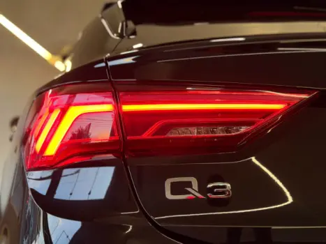 AUDI Q3 2.0 4P 40 TFSI SPORTBACK PERMORMANCE BLACK PLUS QUATTRO TIPTRONIC AUTOM�TICO, Foto 9