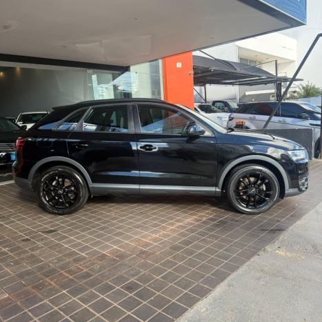 AUDI Q3 2.0 4P TFSI AMBIENTE QUATTRO S-TRONIC AUTOM�TICO, Foto 3