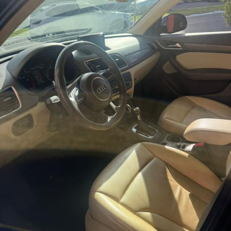 AUDI Q3 2.0 4P TFSI AMBIENTE QUATTRO S-TRONIC AUTOM�TICO, Foto 9