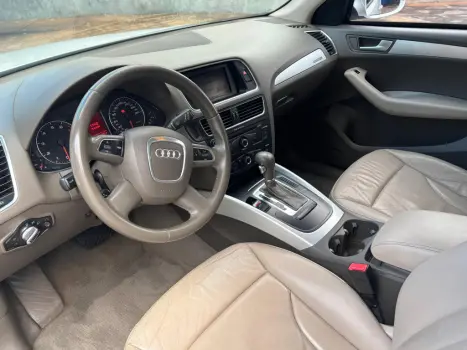 AUDI Q5 2.0 16V 4P TFSI AMBIENTE 16V 225CV AUTOM�TICO, Foto 4