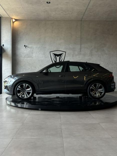 AUDI Q8 3.0 V6 24V 4P TFSI PERFORMANCE BLACK QUATTRO AUTOM�TICO TIPTRONIC, Foto 2