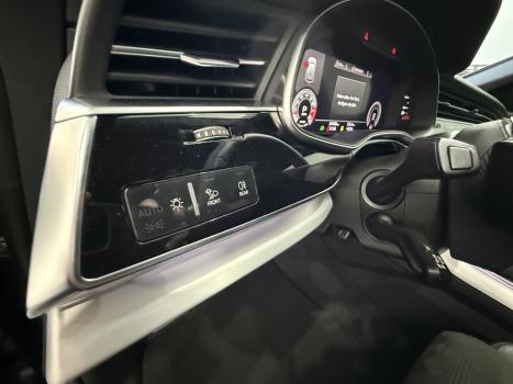 AUDI Q8 3.0 V6 24V 4P TFSI PERFORMANCE BLACK QUATTRO AUTOM�TICO TIPTRONIC, Foto 3