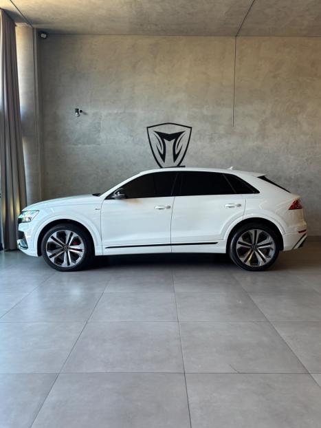 AUDI Q8 3.0 V6 24V 4P TFSI PERFORMANCE BLACK QUATTRO AUTOM�TICO TIPTRONIC, Foto 2