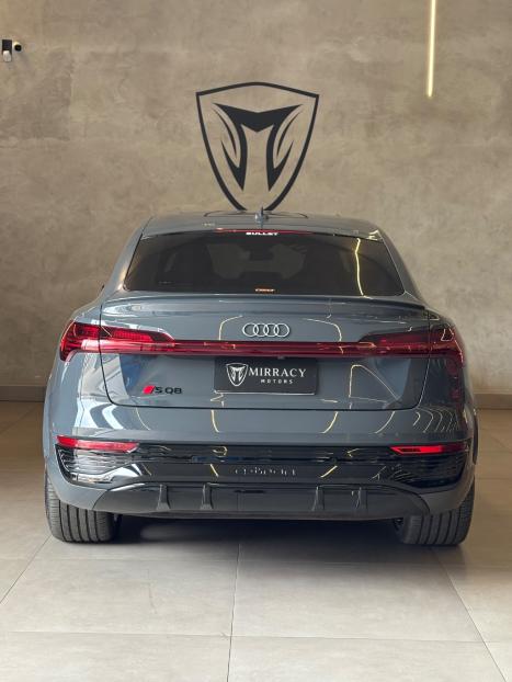 AUDI SQ8-ETRON ELTRICO SPORTBACK QUATTRO, Foto 2