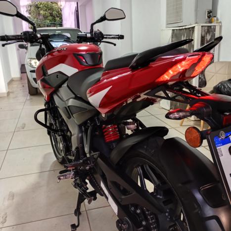 BAJAJ Dominar 200 , Foto 9