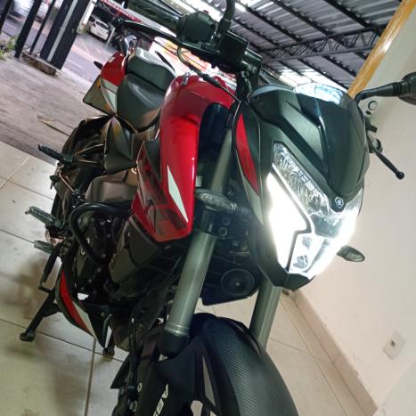 BAJAJ Dominar 200 , Foto 12
