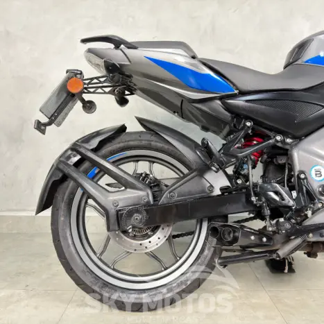 BAJAJ Dominar 200 , Foto 2