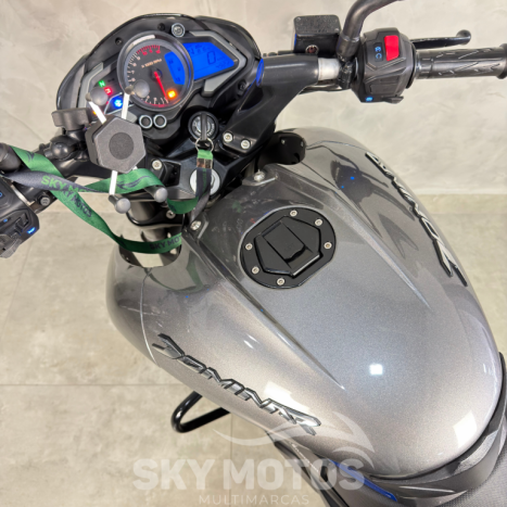 BAJAJ Dominar 200 , Foto 6