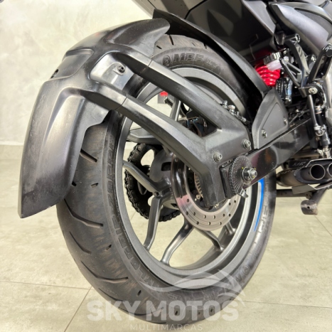 BAJAJ Dominar 200 , Foto 7