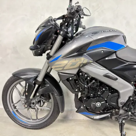 BAJAJ Dominar 200 , Foto 10