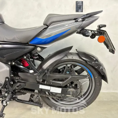 BAJAJ Dominar 200 , Foto 11
