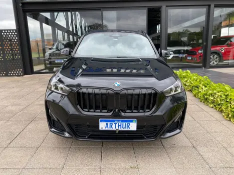 BMW X1 2.0 16V 4P FLEX SDRIVE20I M SPORT 25 ANOS TURBO AUTOMÁTICO, Foto 2 BMW X1 2.0 16V 4P FLEX SDRIVE20I M SPORT 25 ANOS TURBO AUTOMÁTICO, Foto 2