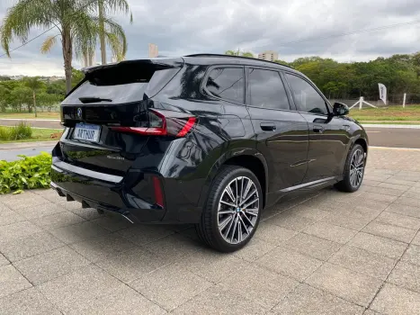 BMW X1 2.0 16V 4P FLEX SDRIVE20I M SPORT 25 ANOS TURBO AUTOMÁTICO, Foto 5 BMW X1 2.0 16V 4P FLEX SDRIVE20I M SPORT 25 ANOS TURBO AUTOMÁTICO, Foto 5