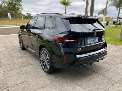 BMW X1 2.0 16V 4P FLEX SDRIVE20I M SPORT 25 ANOS TURBO AUTOMÁTICO, Foto 7 BMW X1 2.0 16V 4P FLEX SDRIVE20I M SPORT 25 ANOS TURBO AUTOMÁTICO, Foto 7