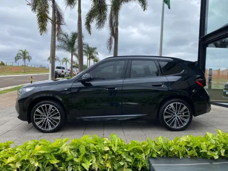 BMW X1 2.0 16V 4P FLEX SDRIVE20I M SPORT 25 ANOS TURBO AUTOMÁTICO, Foto 8 BMW X1 2.0 16V 4P FLEX SDRIVE20I M SPORT 25 ANOS TURBO AUTOMÁTICO, Foto 8