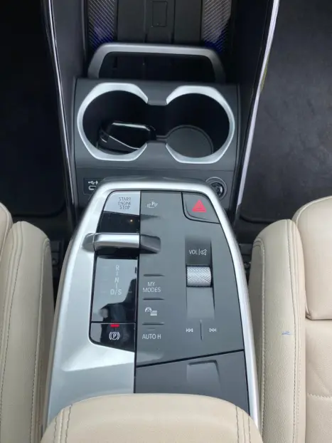 BMW X1 2.0 16V 4P FLEX SDRIVE20I M SPORT 25 ANOS TURBO AUTOMÁTICO, Foto 16 BMW X1 2.0 16V 4P FLEX SDRIVE20I M SPORT 25 ANOS TURBO AUTOMÁTICO, Foto 16