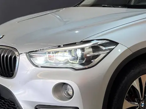 BMW X1 2.0 16V 4P SDRIVE 20I ACTIVEFLEX TURBO AUTOMÁTICO, Foto 5 BMW X1 2.0 16V 4P SDRIVE 20I ACTIVEFLEX TURBO AUTOMÁTICO, Foto 5