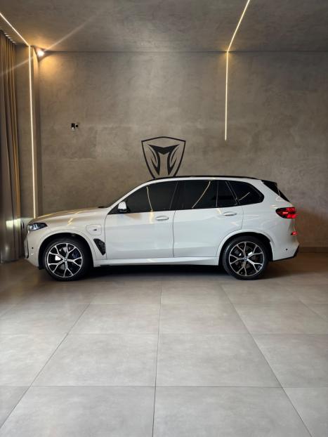 BMW X5 3.0 I6 32V 4P TURBO H�BRIDO XDRIVE45E M SPORT AUTOM�TICO, Foto 4
