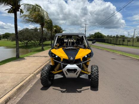 BRP CAN-AM Maverick X2 1000 R , Foto 2