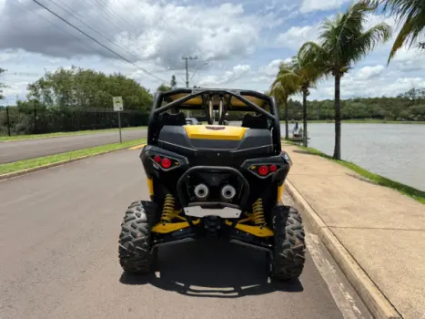BRP CAN-AM Maverick X2 1000 R , Foto 5