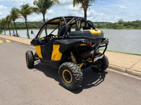 BRP CAN-AM Maverick X2 1000 R , Foto 6