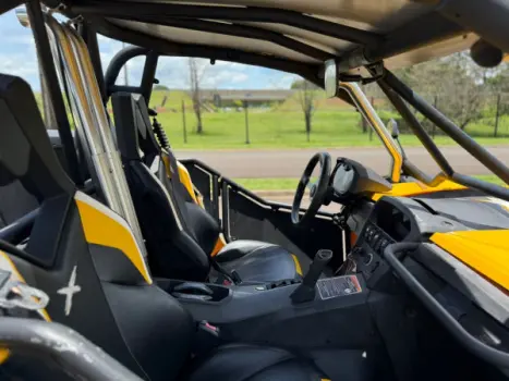 BRP CAN-AM Maverick X2 1000 R , Foto 12