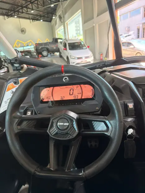 BRP CAN-AM Maverick XRS 1000 , Foto 14