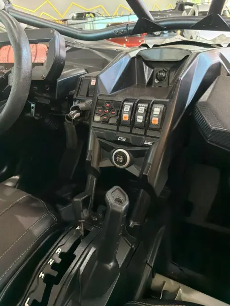 BRP CAN-AM Maverick XRS 1000 , Foto 16