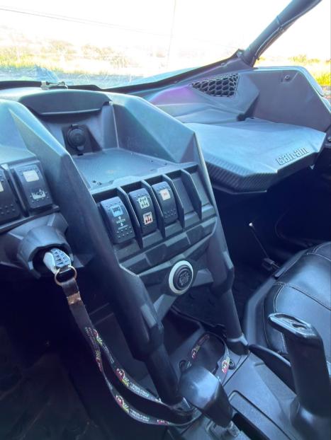 BRP CAN-AM Maverick X3 SSV 1000 Turbo , Foto 14