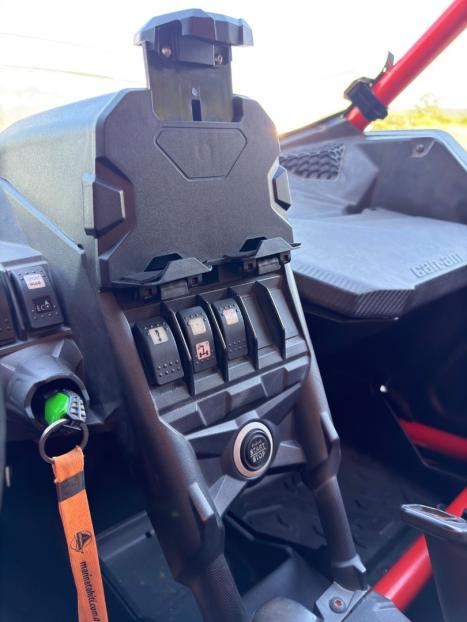 BRP CAN-AM Maverick XDS 1000 , Foto 12